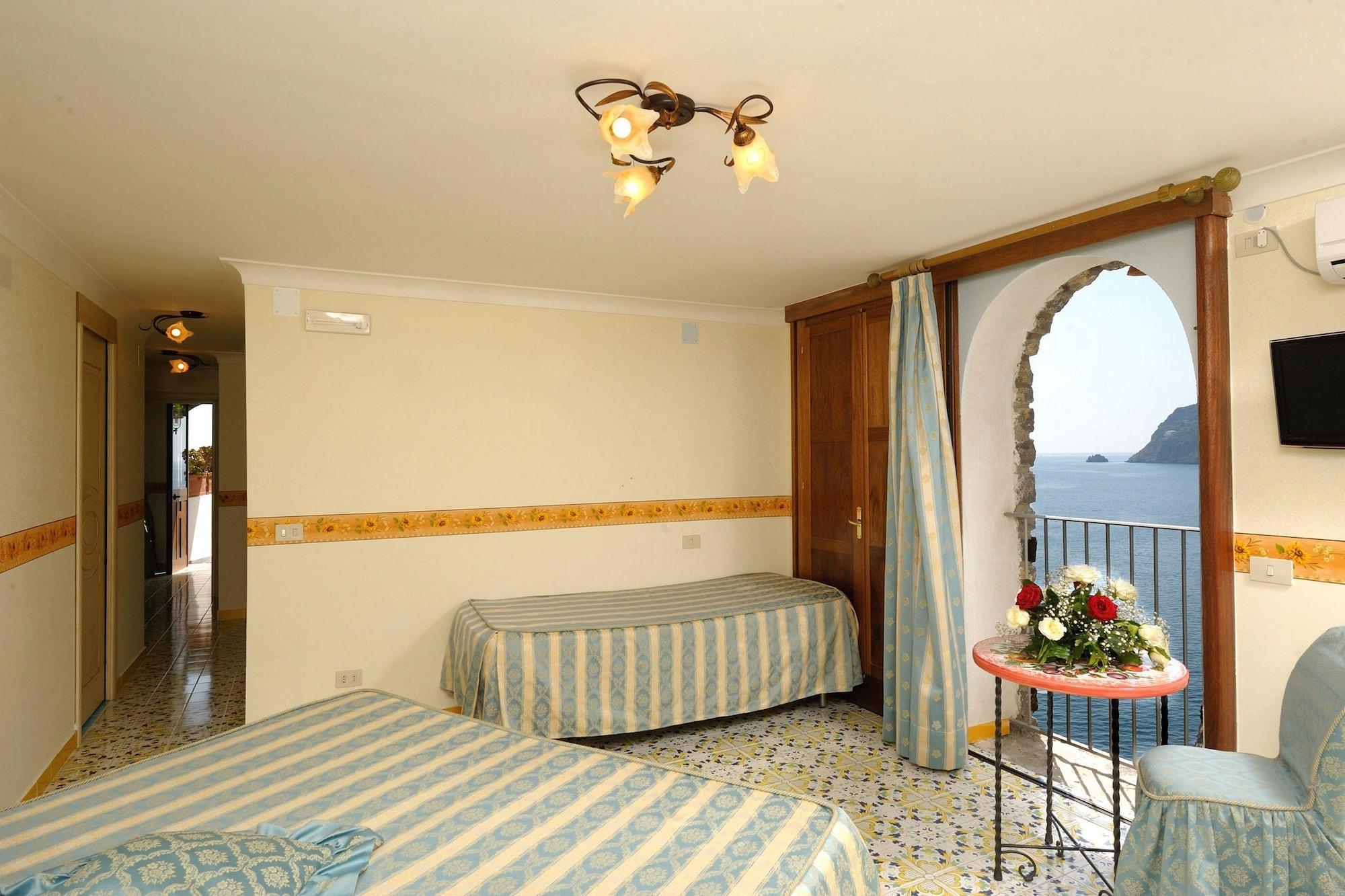 La Locanda Del Fiordo Furore Exterior photo