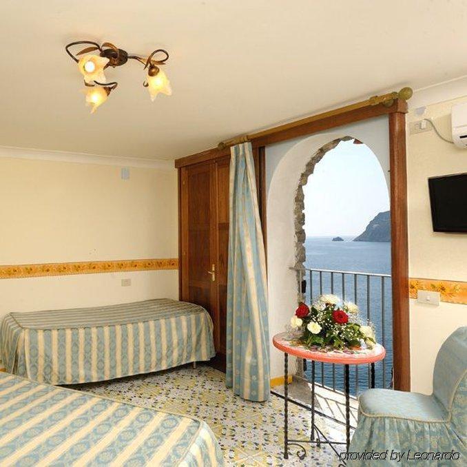 La Locanda Del Fiordo Furore Room photo