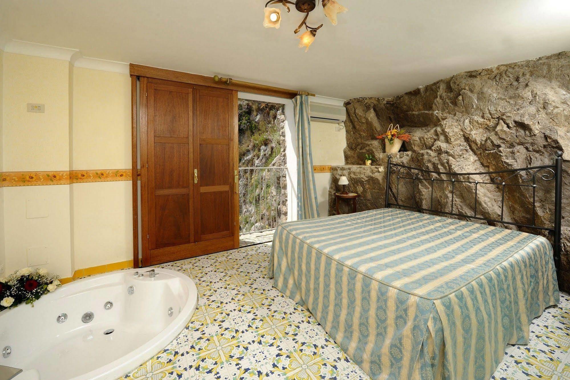 La Locanda Del Fiordo Furore Room photo